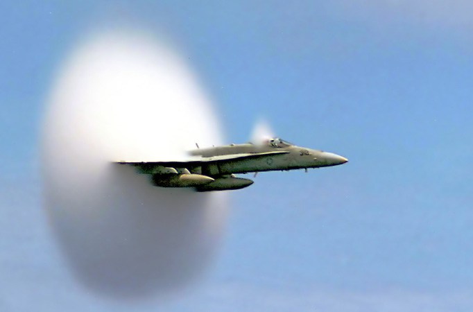 supersonic-jet-fighter-imagejpg
