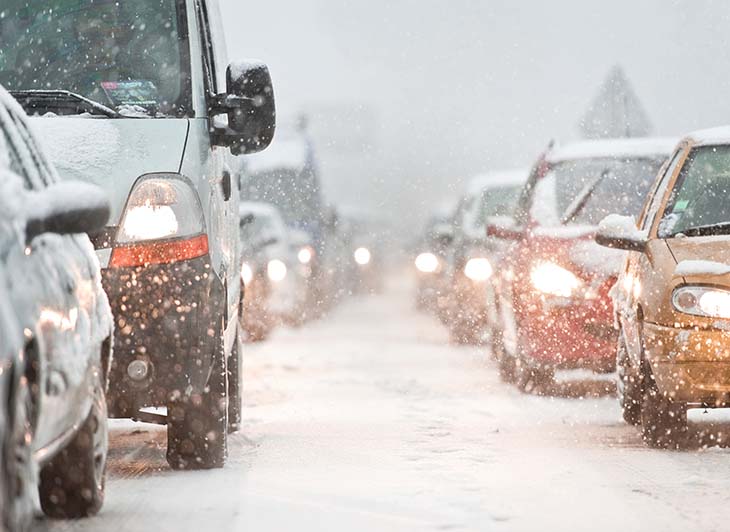 traffic-jam-in-snowjpg