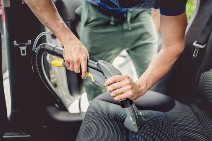 top-tips-for-cleaning-your-car-vacuumjpg