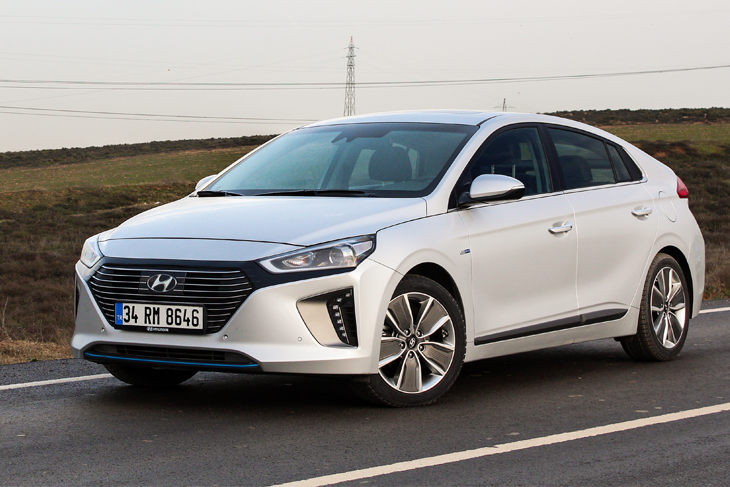 cars-for-modern-professional-hyundai-ioniqjpg