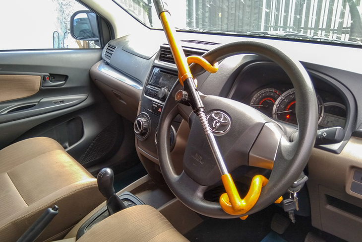 cars-are-most-at-risk-theft-wheel-lockjpg
